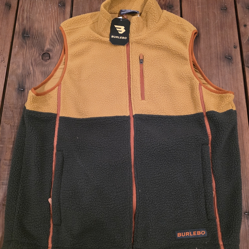 BURLEBO Two-Tone Sherpa Fleece Vest in Mustard & Forest Green